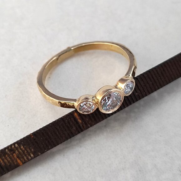 Engagement ring women. 14k solid yellow gold ring with Half a carat Diamonds. - Picture 9 of 10